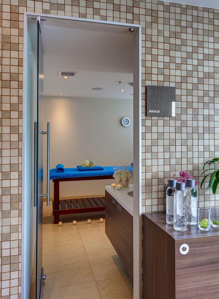 Estelar Villavicencio Hotel & Centro De Convenciones Εξωτερικό φωτογραφία A massage room at a spa