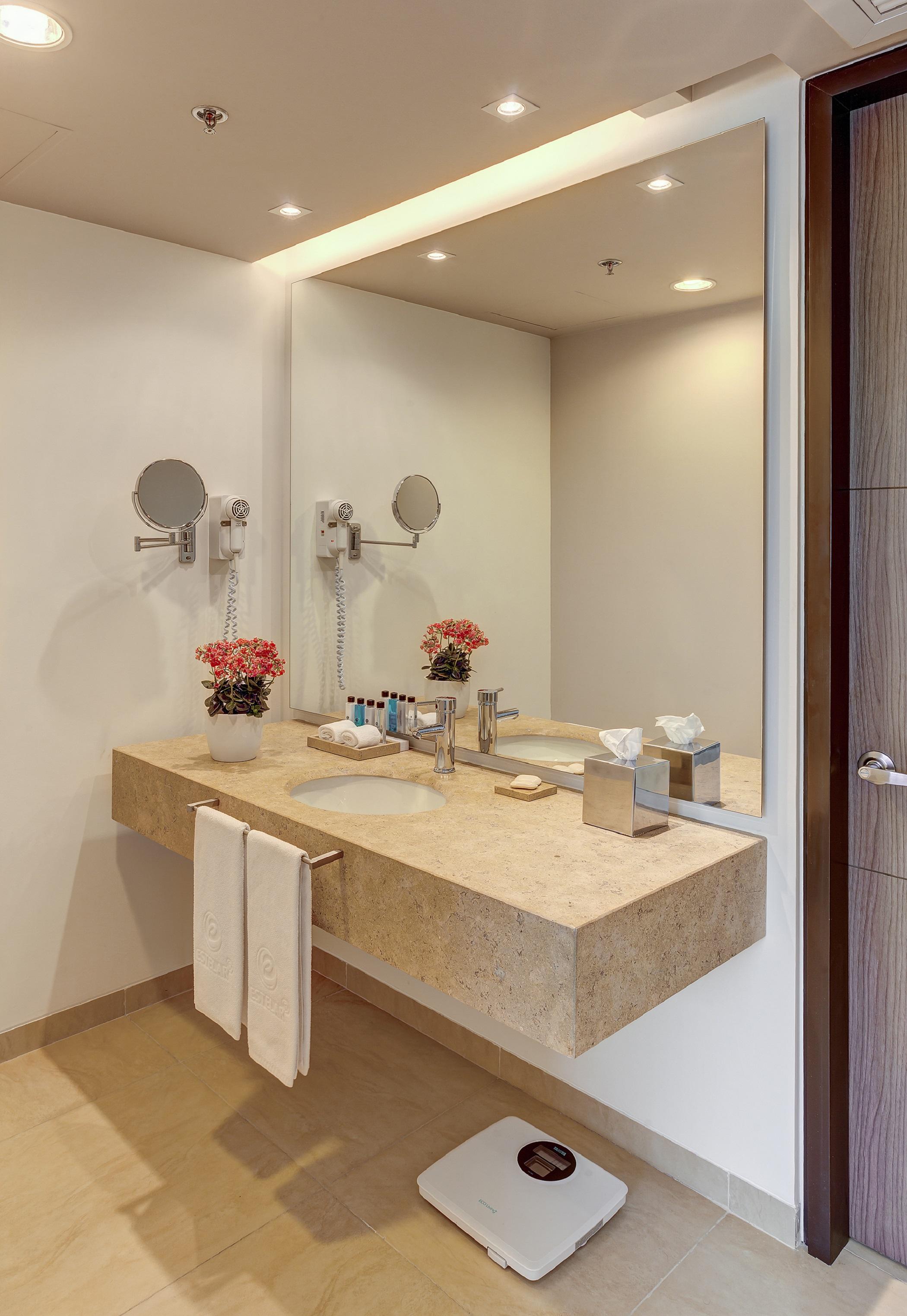Estelar Villavicencio Hotel & Centro De Convenciones Εξωτερικό φωτογραφία Bathroom