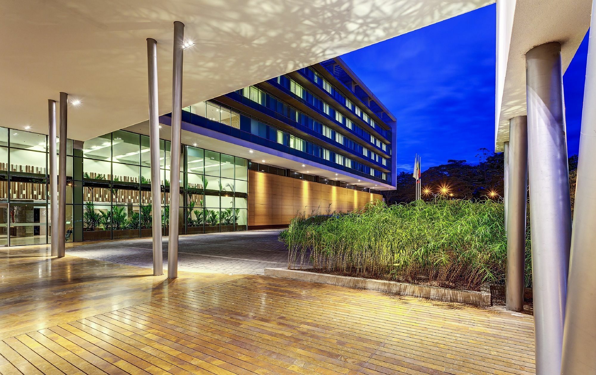 Estelar Villavicencio Hotel & Centro De Convenciones Εξωτερικό φωτογραφία The hotel's entrance